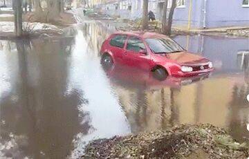 Потепление и дожди превратили улицы Борисова в реки - charter97.org - Белоруссия - район Борисовский