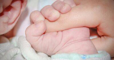 Без "пакета малыша". Семей с новорожденными лишат поддержки от государства, — СМИ - dsnews.ua - Украина
