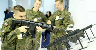 Мариуш Блащак - Надежность и неприхотливость: Польша поставит украинским бойцам карабины Grot (фото) - focus.ua - Украина - Польша