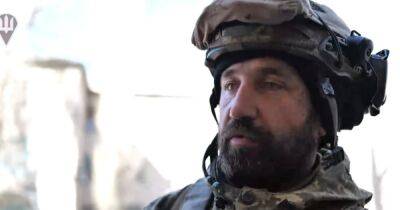 Десантник ВСУ под Бахмутом во время боя получил ранение в голову, но продолжил бой (видео) - focus.ua - Россия - Украина