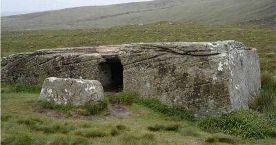 В Шотландии раскрыли тайну доисторической гробницы Дуорфи-Стейн (фото) - focus.ua - Украина - Шотландия