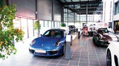 Porsche - Фирма Porsche продаёт свои российские активы - usedcars.ru - Москва