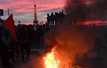Эмманюэль Макрон - В Париже снова вспыхнули протесты - charter97.org - Белоруссия - Франция - Париж