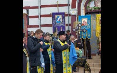 Священик УПЦ МП не відчинив церкву: загиблого героя відспівали під зачиненою брамою - akcenty.com.ua - Украина - місто Москва