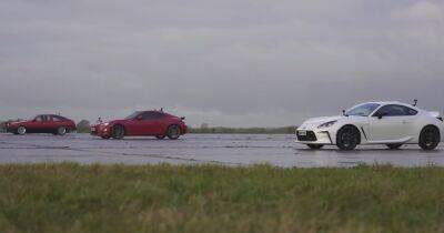 Битва поколений: спорткары Toyota сравнили в заезде по прямой (видео) - focus.ua - Украина