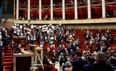 В парламенте Франции провалились обе попытки отставить правительство - obzor.lt - Франция