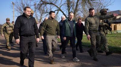 Владимир Зеленский - Зеленский приехал в Херсонскую область и пообещал все отстроить - pravda.com.ua - Херсонская обл.