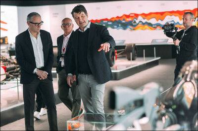Роман Грожан - Пьер Гасли - Стефано Доменикали - В Мадриде открылась официальная выставка Формулы 1 - f1news.ru - Италия - Мадрид - Бахрейн
