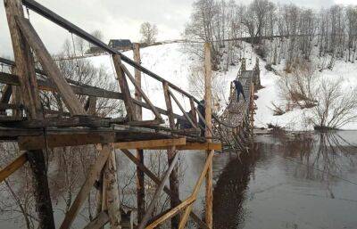 В деревне в Нелидовском округе разбирают мост, чтобы уберечь его от паводка - afanasy.biz - Тверская обл.
