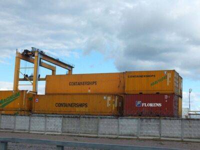 В Антверпене на год застряли контейнеры с грузами для России - smartmoney.one - Россия - Бельгия - Индия - Антверпен - Reuters