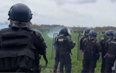Во Франции - Во Франции протестуют против строительства водохранилища - korrespondent.net - Украина - Франция - Париж - Протесты