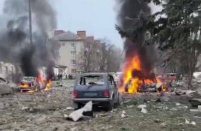 Десятки раненых, разрушены дома и сожжены авто: орки ударили по Славянску - жуткие кадры - ukrainianwall.com - Украина - Славянск - Мелитополь
