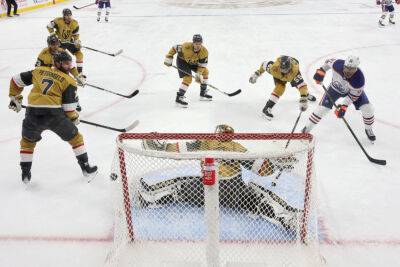 Бэй Лайтнинг - Бостон проиграл Нэшвиллу, Вегас пропустил семь шайб от Эдмонтона в НХЛ - sportarena.com - Бостон - Лос-Анджелес - Нью-Йорк - Сан-Хосе