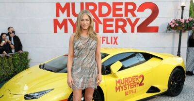 Дженнифер Энистон - Адам Сэндлер - Дженнифер Энистон в серебряном мини появилась на премьере фильма "Загадочное убийство 2" - focus.ua - Украина - Лос-Анджелес