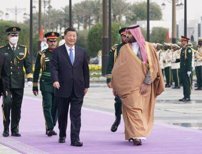 Си Цзиньпин - наследный принц Мухаммед - Китай готов внести больший вклад в мир и развитие на Среднем Востоке - Си Цзиньпин - obzor.lt - Китай - Саудовская Аравия - Эр-Рияд - Персия