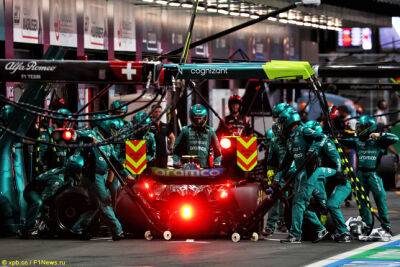 Фернандо Алонсо - Aston Martin - В FIA разъяснили правила, связанные с отбытием штрафа - f1news.ru - Джидда - Мельбурн