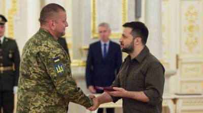 Владимир Зеленский - Валерий Залужный - Зеленский и Залужный спорят о действиях ВСУ в Бахмуте - СМИ - pravda.com.ua - Киев - Бахмут