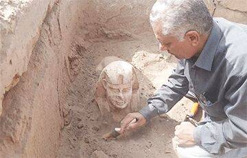 В Египте археологи обнаружили улыбающуюся статую сфинкса - charter97.org - Египет - Белоруссия - Рим - Каир
