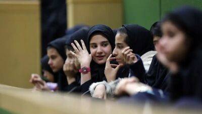 В Иране осуществлены первые аресты по делу об отравлении школьниц - unn.com.ua - Украина - Киев - Иран
