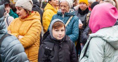 Надо успеть подать заявление до 31 марта. Украинским семьям с детьми выплатят помощь по 2200 грн на каждого члена семьи. - cxid.info