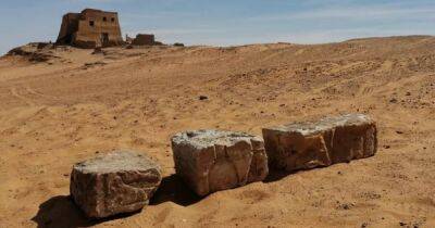 Возрастом 2700 лет. Археологи обнаружили в Судане остатки древнего храма с иероглифами (фото) - focus.ua - Украина - Египет - Судан - Польша - Варшава
