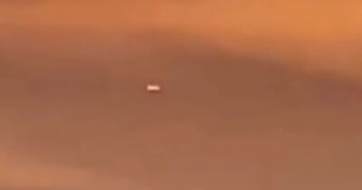 Без крыльев и маркировки: пассажир самолета зафиксировал НЛО на видео - focus.ua - США - Украина - Италия - USA - Сан-Диего - шт. Калифорния