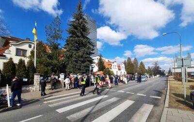 Мужчина поджег себя у здания консульства Украины в Кракове - korrespondent.net - Россия - Украина - Германия - Польша - Чехия