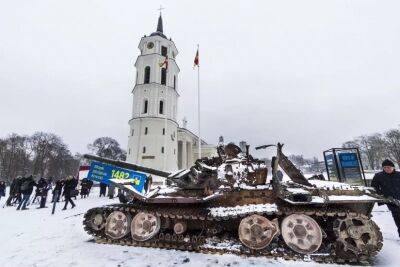 Прекращено досудебное расследование конфликта у танка на Кафедральной площади в Вильнюсе - obzor.lt - Украина - Литва - Вильнюс
