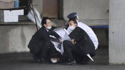 Синдзо Абэ - Фумио Кисиды - Взрыв произошел рядом с местом выступления премьера Японии - obzor.lt - Япония - Премьер