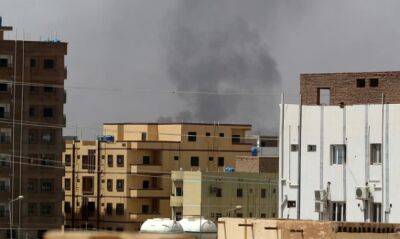 Омар Аль-Башир - В столице Судана военизированная группировка захватила президентский дворец - dialog.tj - Судан - г. Хартум - Reuters