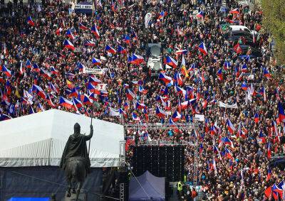 В Праге тысячи человек вышли на антиправительственный митинг - vinegret.cz - Россия - Украина - Чехия - Прага