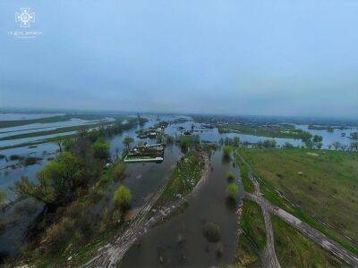 В Киеве и области затопило дороги и парки. Фото, видео - gordonua.com - Украина - Киев - Запорожская обл. - Волынская обл. - Кировоградская обл. - Днепропетровская обл. - Черкасская обл. - Полтавская обл. - район Сарненский - Каменск - Київ - Гсчс