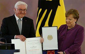 Ангела Меркель - Вальтер Штайнмайер - Штайнмайер вручил Меркель высшую награду Германии - charter97.org - Белоруссия - Германия