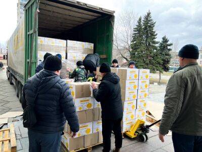 Переселенцам из Бахмута Фонд Рината Ахметова передал почти 4 тысяч продуктовых наборов - gordonua.com - Украина - Днепр