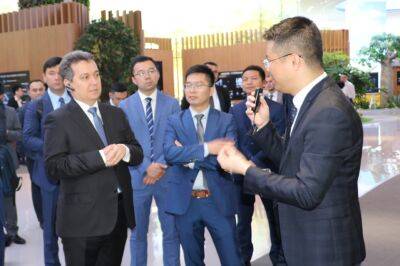 Делегация Министерства цифровых технологий Узбекистана посетила штаб-квартиру Huawei - podrobno.uz - Китай - Узбекистан - Шэньчжэнь