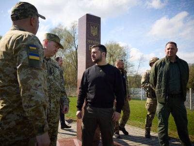 Владимир Зеленский - Зеленский побывал на границе Украины с Польшей и Беларусью, ему сообщили о готовности к отражению возможного вторжения противника - gordonua.com - Россия - Украина - Белоруссия - Польша - Волынская обл. - Донецкая обл.