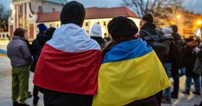 Елена Кондратюк - Крупнейший центр для беженцев в Варшаве собираются закрыть: 800 украинцев могут выселить - focus.ua - Россия - Украина - Польша - Варшава