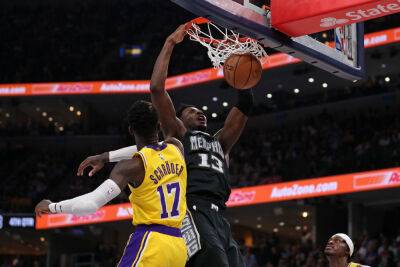 Яннис Адетокунбо - Мемфис и Милуоки сравняли счет в своих сериях плей-офф НБА - sportarena.com - Лос-Анджелес - шт. Миннесота
