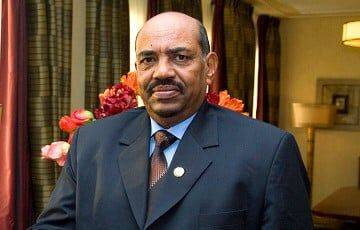 Омар Аль-Башир - СМИ: В Судане из тюрьмы сбежал свергнутый диктатор Омар аль-Башир - charter97.org - Белоруссия - Судан - Гаага - г. Хартум