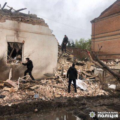 Полиция опубликовала видео, как доставали из-под завалов женщину в Купянске - objectiv.tv - Купянск - Харьковская обл.