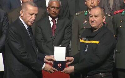 Реджеп Тайип Эрдоган - Василий Боднар - Эрдоган наградил медалью спасателей Украины - korrespondent.net - Сирия - Украина - Турция
