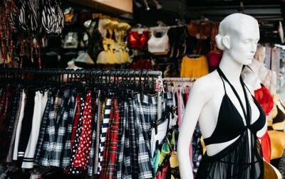 Две одесситки за несколько часов обокрали четыре магазина одежды - korrespondent.net - Украина - Одесса - Одесская обл.