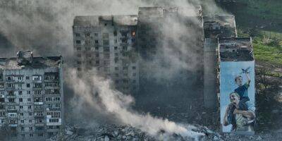 Влада Либеров - Константин Либер - «Так выглядит ад на земле». Фотографы Либеровы показали жуткие кадры разрушенных домов в Бахмуте - nv.ua - Украина