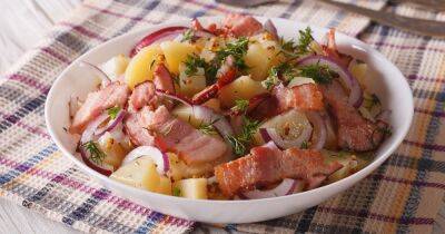 Традиционное блюдо. Рецепт немецкого картофельного салата с маринованным луком и беконом - focus.ua - США - Украина - Англия