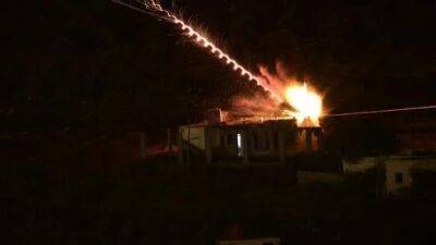 Сирия: Израиль нанес удар по складу оружия в районе Хомса - vesty.co.il - Сирия - Израиль - Сана - Лондон - Иран - Ливан