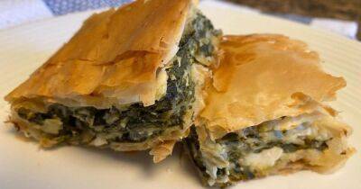 Много начинки и хрустящее тесто. Рецепт греческого пирога с зеленью и тестом фило - focus.ua - Украина - Греция