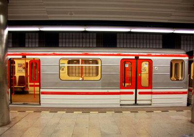 Вандалы испортили начало дня пассажирам пражского метро - vinegret.cz - Чехия - Прага