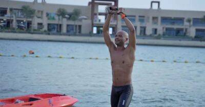 Придумал собственную технику: египтянин проплыл более 11 км в наручниках (фото) - focus.ua - США - Украина - Египет - Эмираты