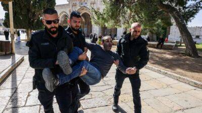 Иерусалим: после столкновений у мечети Аль-Акса на Храмовой горе задержаны 350 палестинцев - fokus-vnimaniya.com - Израиль - Иерусалим - Восточный Иерусалим - Сдерот