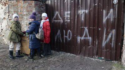 «Военное поколение»: число погибших в Украине детей превысило 500 - ru.euronews.com - Россия - Украина - Донецкая обл.